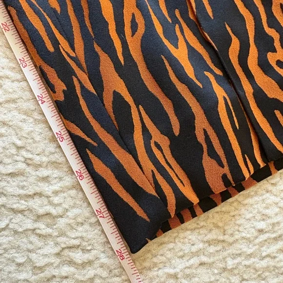 Diane von Furstenberg Sienna stretchy jacquard straight leg pants, sz 16 animal - Picture 5 of 10